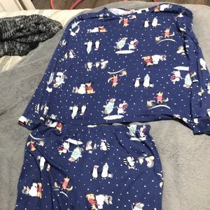 Christmas pjs (2 pieces)
